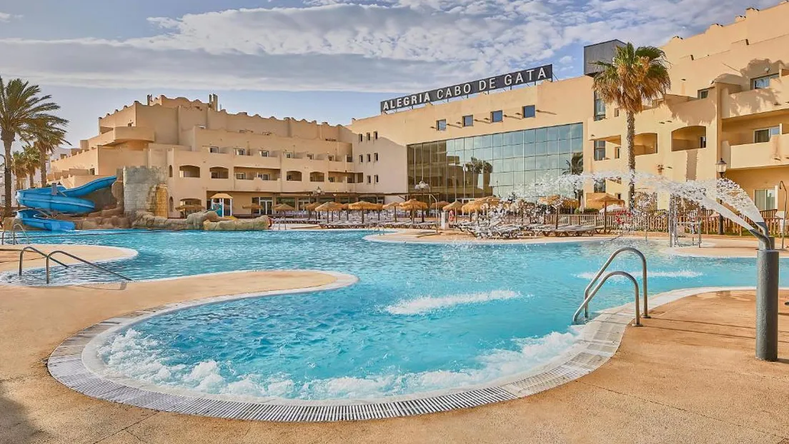 El Gobierno ha alojado a 100 inmigrantes en el hotel de cuatro estrellas Alegría Cabo de Gata de Almería