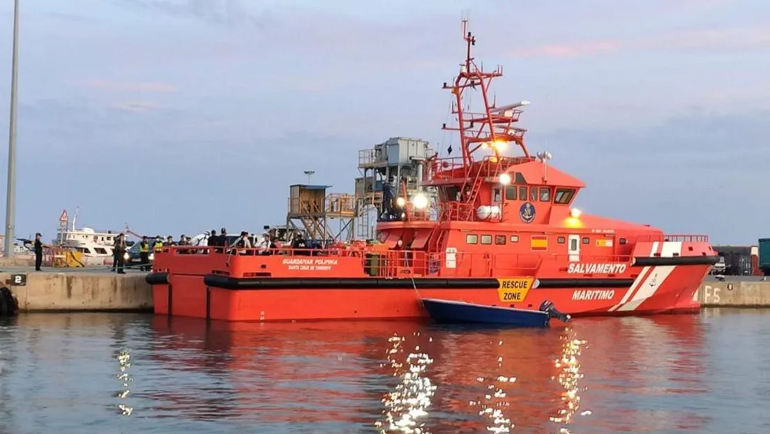 Interceptada una patera con 16 magrebíes en Almería y otra con ocho magrebíes en Mallorca