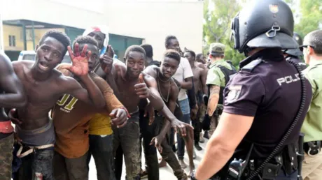 Policías y guardias civiles indignados por el acuerdo entre el Gobierno y Bildu ven traición y ataque a su operatividad - octubre 2024