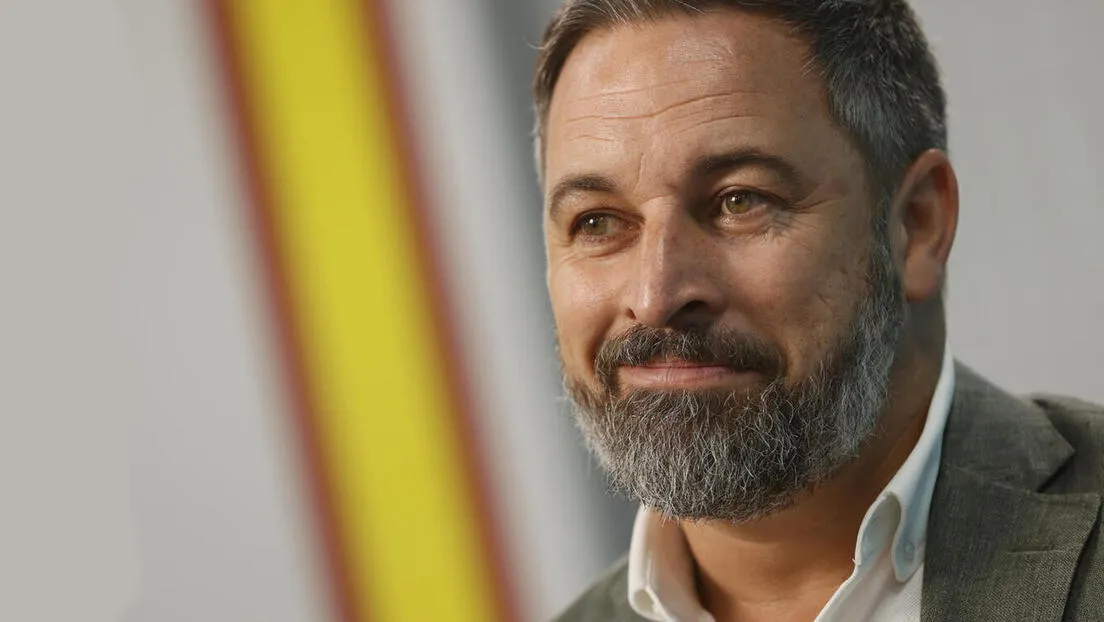 Abascal se pronuncia tras el pacto entre el Gobierno y Bildu: «Han decidido que sean los terroristas los que hagan las leyes policiales»
