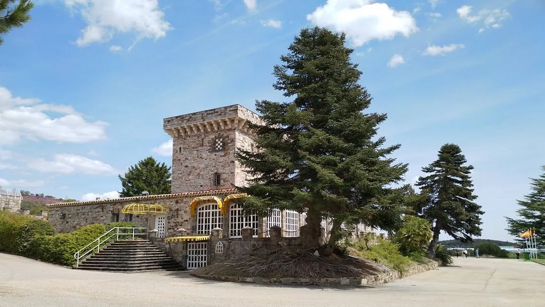 El Gobierno aloja a 100 inmigrantes africanos en el hotel Temple Pradorrey de Brazuelo (León)