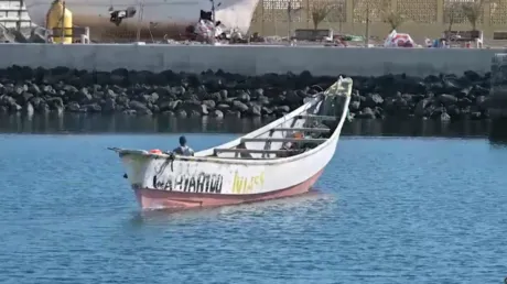 Rescatan en Mauritania a 108 inmigrantes de un cayuco a punto de hundirse que se dirigía a Canarias desde Gambia - junio 2025