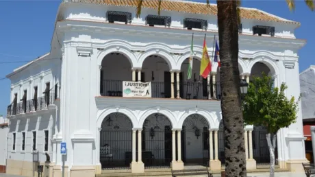 El Ayuntamiento de Almonte (Huelva) lanza un censo para controlar «casas pateras» y empadronamientos masivos - octubre 2024