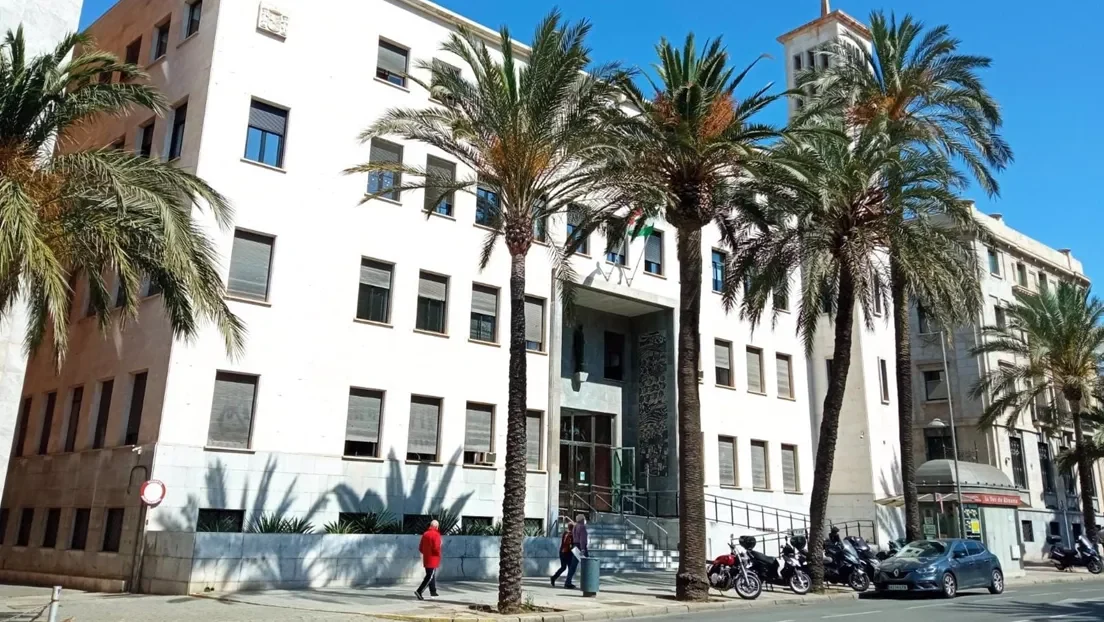 Condenado a cuatro años y medio de prisión un marroquí en Almería por morder el dedo de su hermano y causarle una amputación parcial