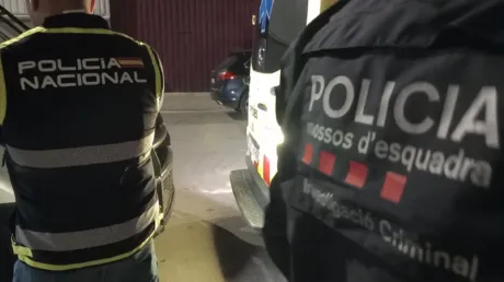 Desarticulada una red que legalizaba inmigrantes mediante parejas de hecho falsas en Cornellà de Llobregat - octubre 2024