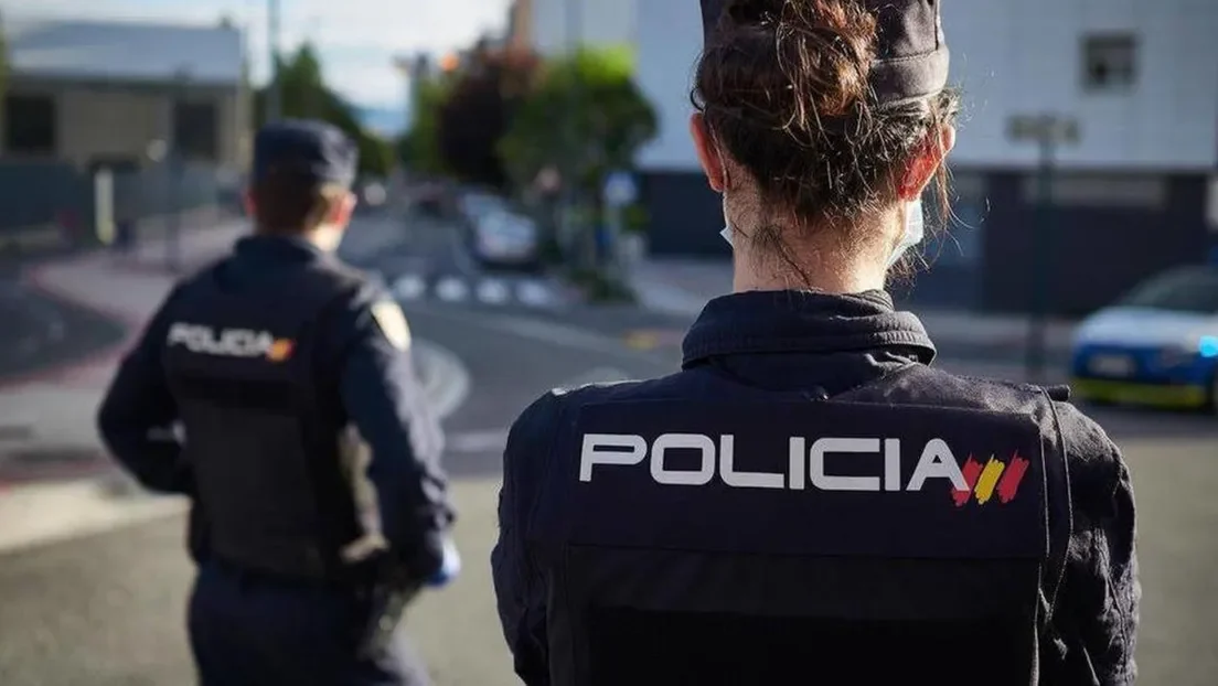 Un marroquí insultó y amenazó con una pistola táser a un hombre y una mujer en un pub de Baza (Granada)