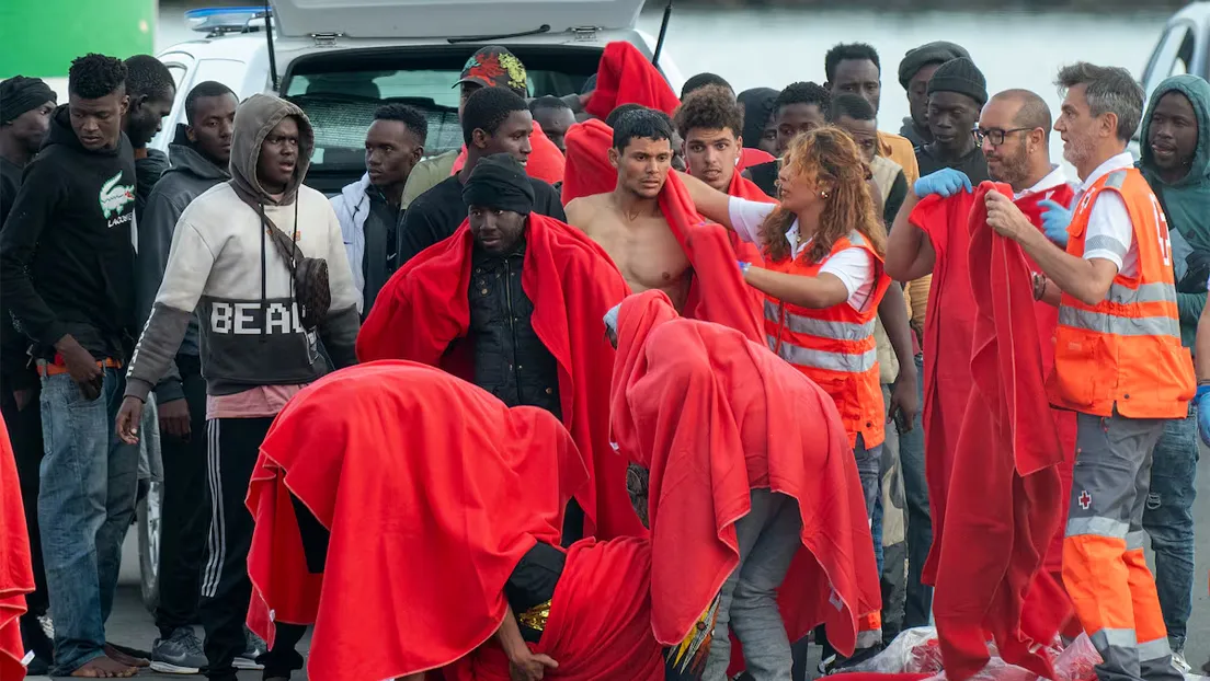 La cifra se eleva a 1.893 inmigrantes los llegados a Canarias durante este fin de semana en 31 pateras y cayucos