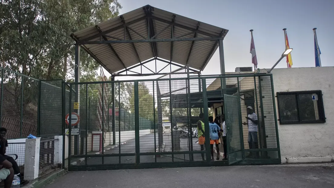 Tensión en el CETI de Ceuta: trabajadores alertan de riesgos ante la permisividad del nuevo director con los inmigrantes