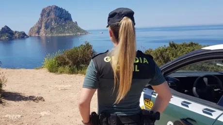 Muere un magrebí asesinado y otro es hospitalizado tras ser arrojados al mar desde una patera frente a la costa de Almería - marzo 2025