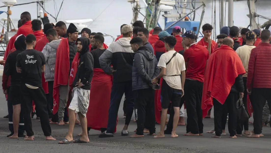 Otras tres pateras neumáticas elevan la cifra a 347 los inmigrantes llegados en siete pateras este viernes a Canarias