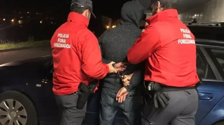 Una rápida fotografía ha sido clave para detener a dos marroquíes tras un intentar robarle a una mujer en Tudela (Navarra) - abril 2025