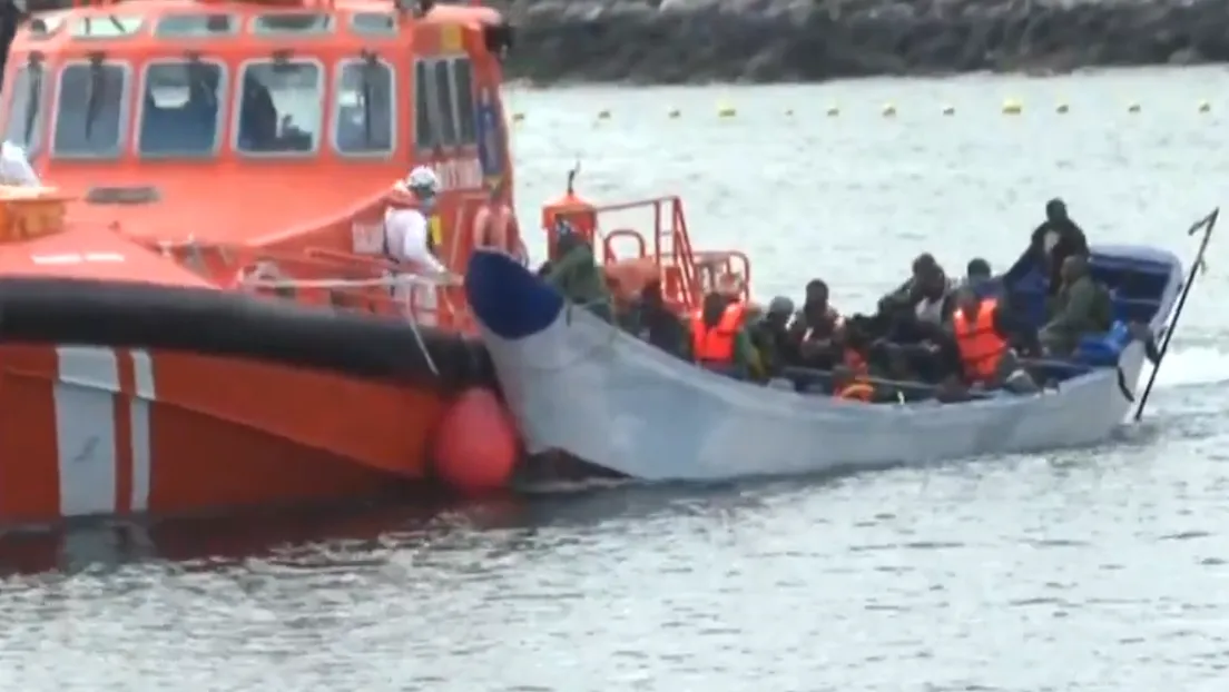 Alrededor de 630 inmigrantes en 13 embarcaciones han llegado a Canarias y Baleares entre el viernes y este lunes