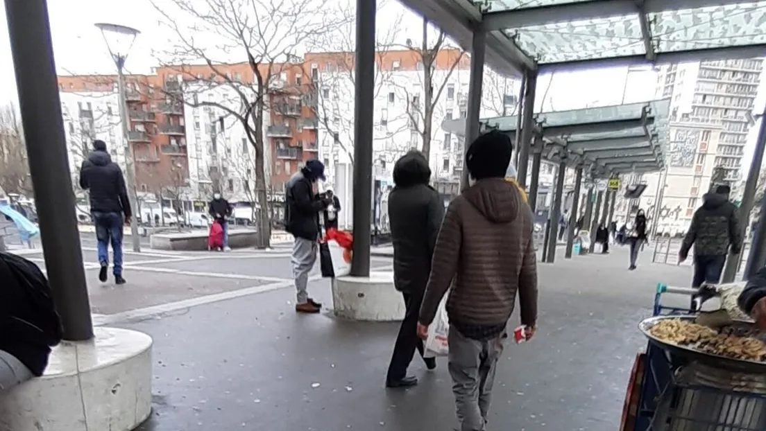 Apuñala a un vendedor ambulante y lo deja con el intestino sobresaliendo en Francia: un africano detenido