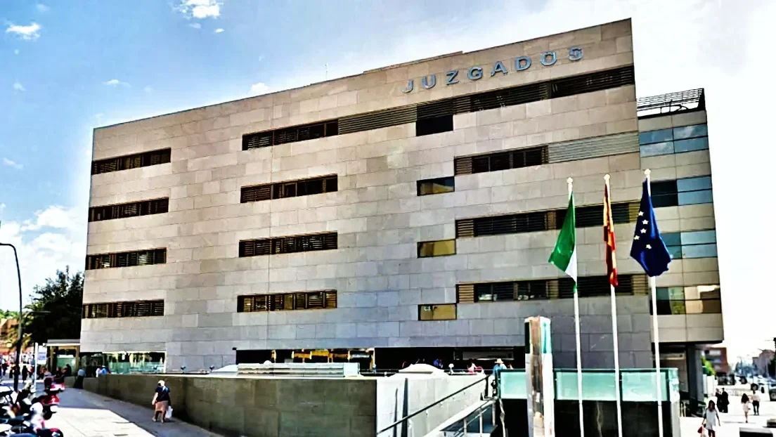 Arranca el juicio contra un subsahariano por asesinar a una mujer estrangulándola en Roquetas de Mar (Almería)