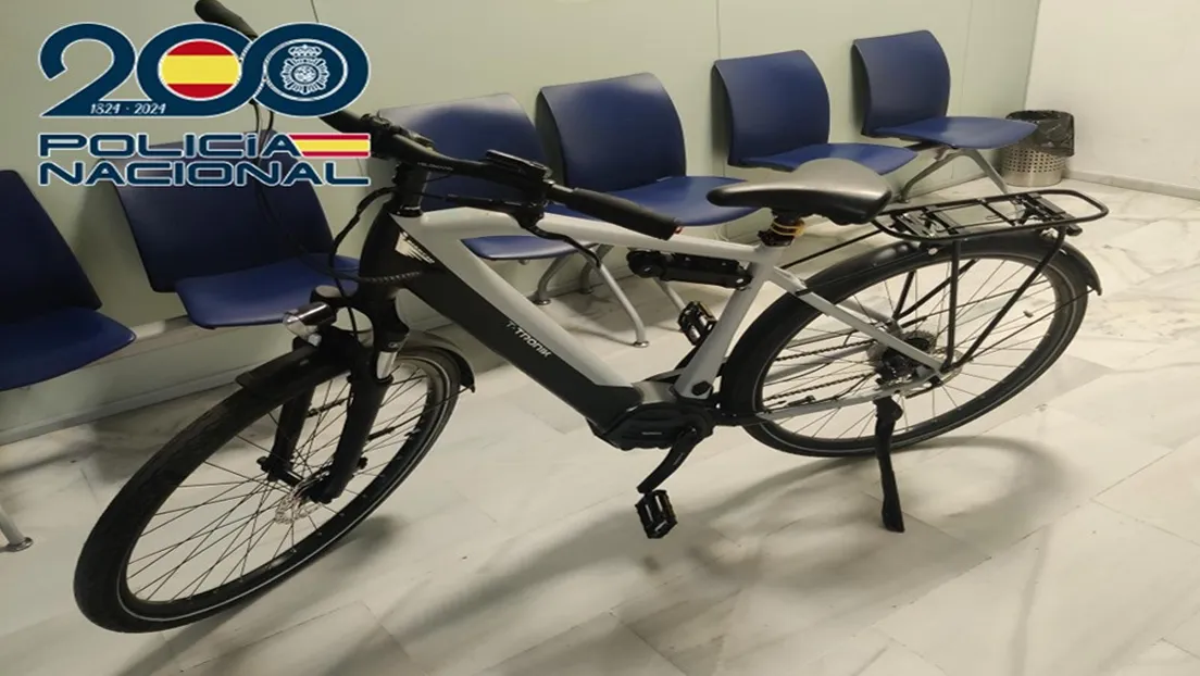 Detienen a un marroquí con antecedentes y buscan a otro por robar una bicicleta eléctrica de 1.400 euros a un repartidor en Granada