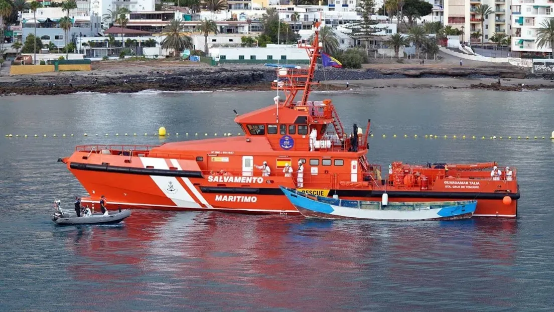 Un cayuco con alrededor de 50 inmigrantes ha alcanzado la playa de Tauro (Gran Canaria) por sus propios medios