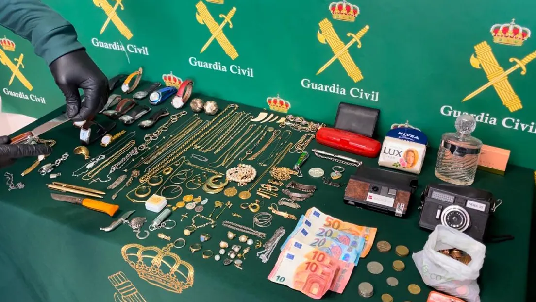 Detenidos dos argelinos por el robo de joyas y armas blancas en una vivienda en Berriozar (Navarra)