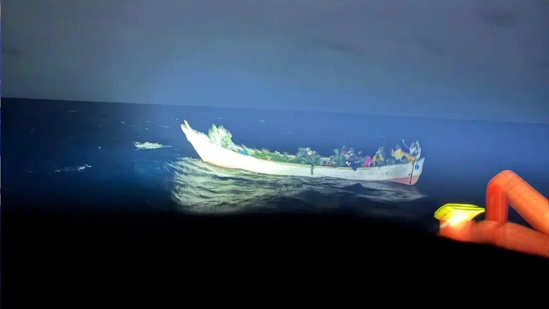 Tres operaciones nocturnas elevan a 296 los inmigrantes arribados a Canarias en cinco embarcaciones desde la noche del domingo hasta este martes