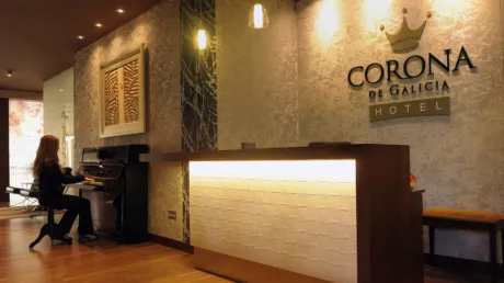 Valga se prepara para recibir a 173 inmigrantes africanos en hoteles de la localidad: 80 se instalarán este martes en el hotel Corona de Galicia - diciembre 2024