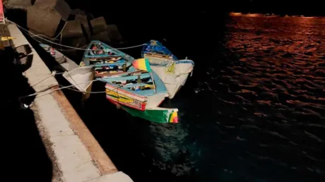 Cuatro cayucos con 275 inmigrantes han llegado este domingo a Canarias y las islas suman 1.975 inmigrantes llegados en 31 cayucos desde el Día de Navidad - diciembre 2024