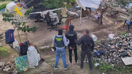 Detenidos dos argelinos tras cometer al menos trece robos con fuerza en viviendas de Callosa de Ensarriá (Alicante) - enero 2025