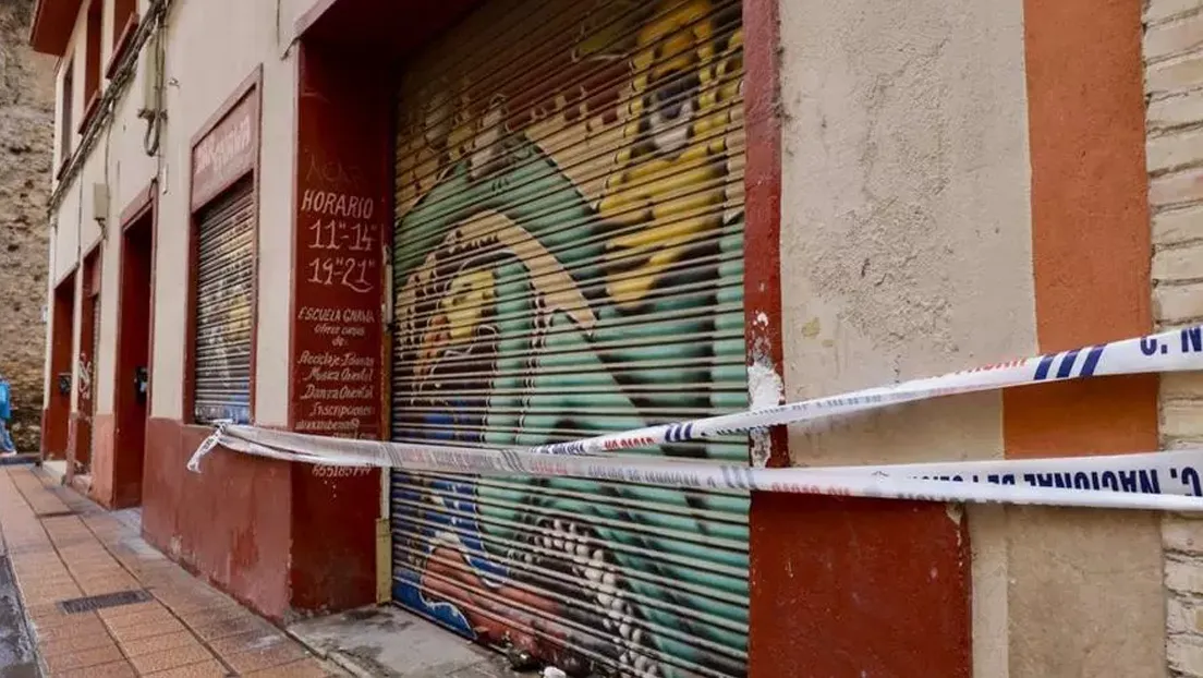 Dos ladrones magrebíes entran a robar en un local de Zaragoza y hallan el cadáver de un hombre con síndrome de Diógenes