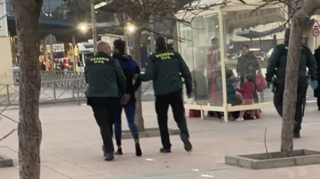El temporal no detiene a los inmigrantes marroquíes que llegan a nado desde Marruecos hasta Ceuta - enero 2025