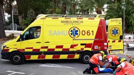Un menor argelino de 13 años ingresado grave en la UCI tras practicarle un amigo la técnica del «mataleón» en Alicante - enero 2025