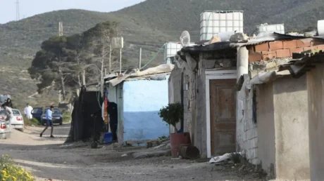 Un magrebí condenado a ocho años de prisión por atacar con arma blanca a otros dos inmigrantes en Níjar (Almería) - febrero 2025