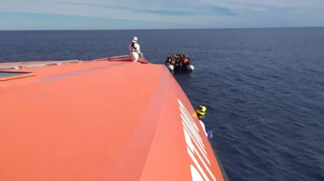 Llega a Formentera una patera con 14 inmigrantes magrebíes recogidos por Salvamento Marítimo - abril 2025