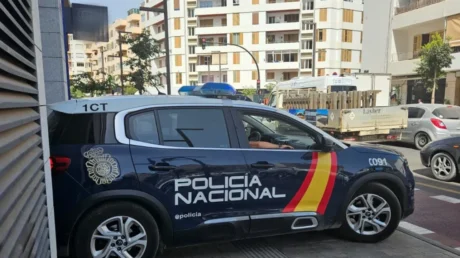 El patrón de una patera le da una paliza a uno de los inmigrantes por testificar en su contra: «chivato» - febrero 2025