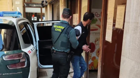 La Guardia Civil detiene a un magrebí por asestarle múltiples puñaladas a un conocido en un bar de Mallorca - febrero 2025