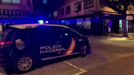 Dos magrebíes detenidos por asaltar a una persona para robarle sus zapatillas deportivas y el móvil en Gran Canaria - abril 2025