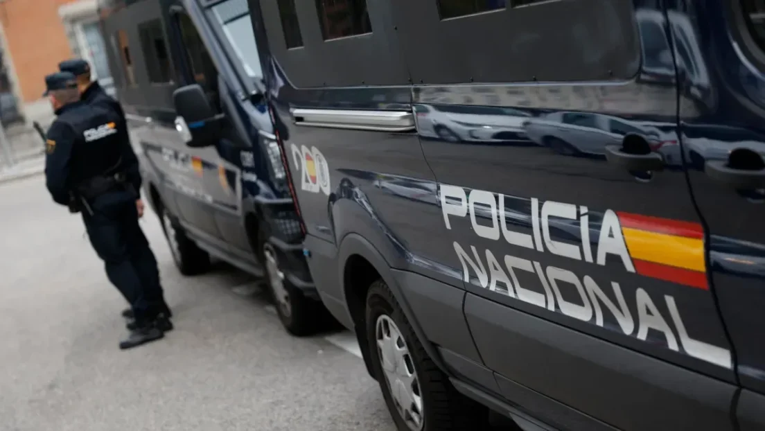La Policía Nacional detiene un marroquí y a dos españoles por robar con una pistola en un salón de juegos de Motril (Granada)