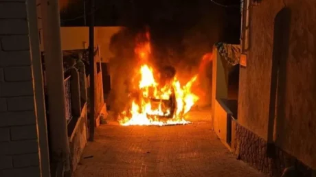 Narcotraficantes le hacen una emboscada a la Guardia Civil tras una falsa denuncia y queman su vehículo en Adra (Almería) - febrero 2025