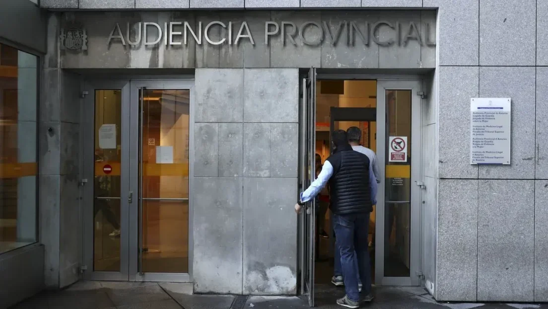 La Fiscalía solicita 12 años para un inmigrante ilegal pakistaní por maltrato y amenazas a su pareja en Oviedo