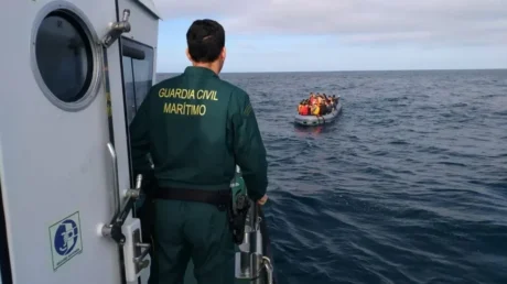 Localizan una patera con 21 inmigrantes subsaharianos en la isla de Cabrera - abril 2025