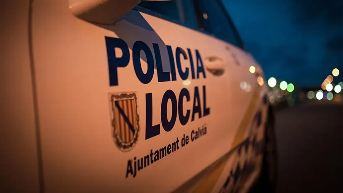 Agentes de paisano detienen a un senegalés por venderle cocaína a un turista en plena calle en Santa Ponsa (Mallorca)