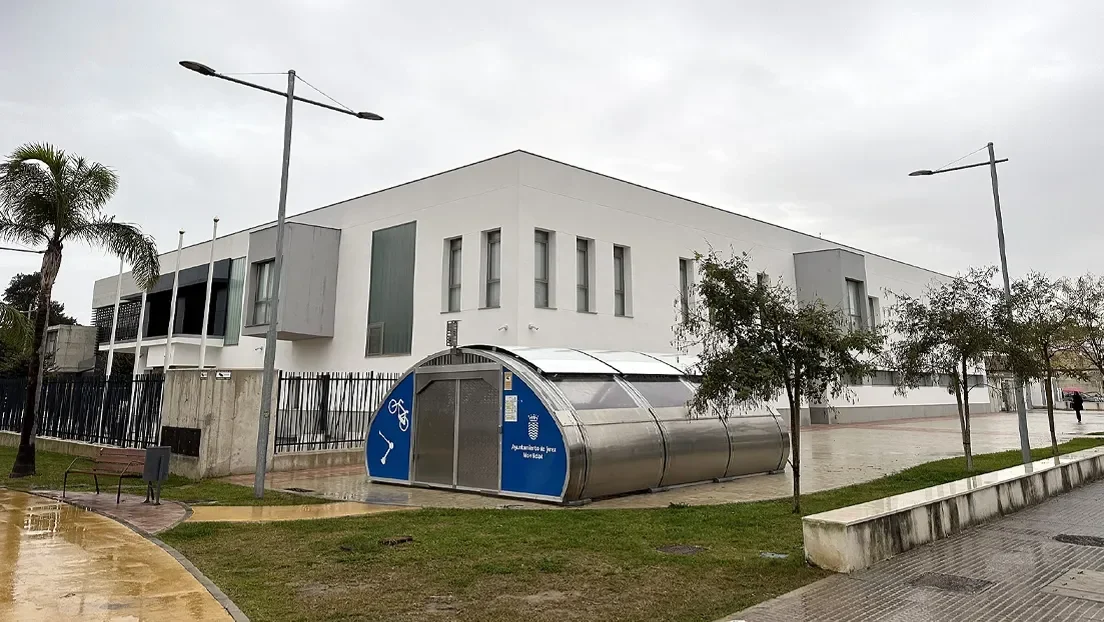 Detenido un magrebí por intentar cometer un hurto en la puerta de la Jefatura de la Policía Local de Jerez de la Frontera