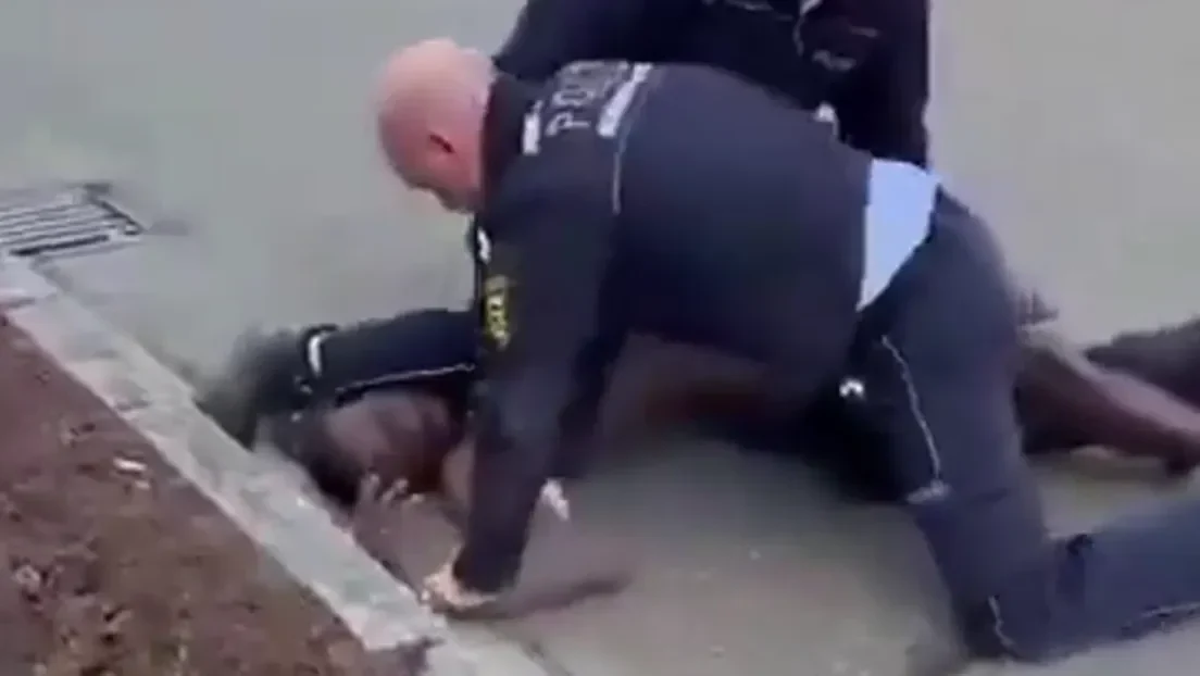 Localizan desnudo a un subsahariano que había amenazado con un cuchillo a varios vecinos en Alemania y después hirió a tres agentes