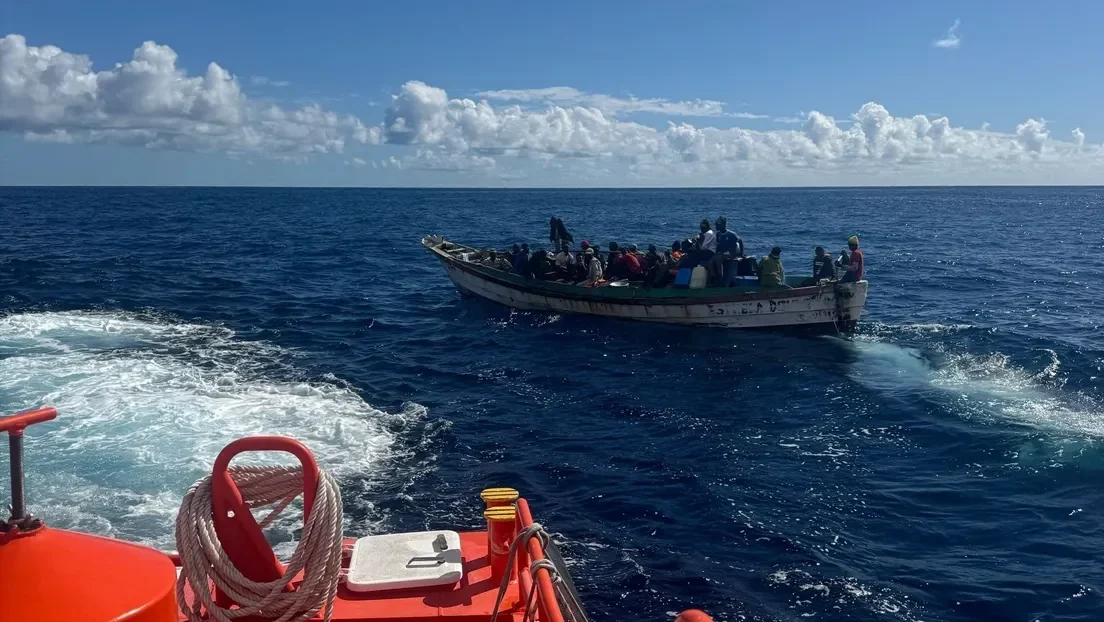 Un cayuco con 45 inmigrantes ilegales de origen subsahariano ha llegado a la isla canaria de El Hierro
