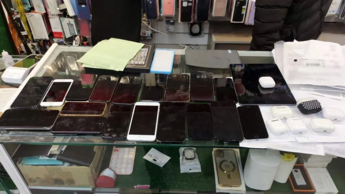 Detenido un marroquí por vender objetos robados en su locutorio y usar un pasaporte ajeno en Salou (Tarragona)