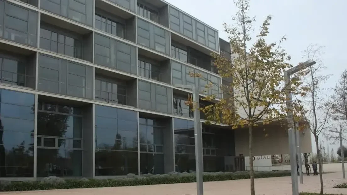 Un inmigrante subsahariano de 40 años acepta seis años de prisión por violar a una joven de 18 años en Blanes (Gerona)