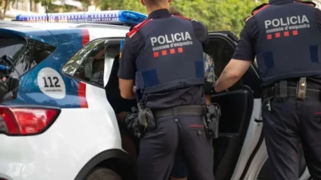 Detenida una mujer ecuatoriana por estafar 7.800 euros a otra mujer de Manresa y transferirle el dinero a dos socios subsaharianos - marzo 2025