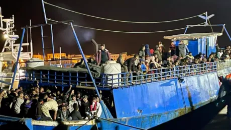 El naufragio de una embarcación cargada de inmigrantes deja al menos seis fallecidos y 40 desaparecidos cerca de Lampedusa (Italia) - marzo 2025