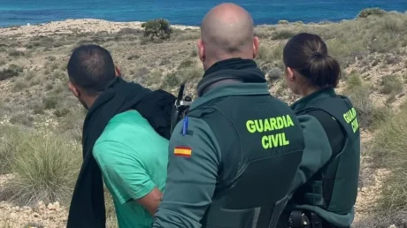 Detenido el patrón de una narcolancha tras embestir a una patrullera de la Guardia Civil en la costa de Níjar (Almería) - marzo 2025