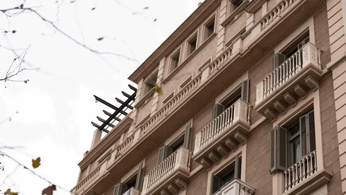Desalojan a una marroquí que se hizo pasar por la hija de un embajador de Marruecos para okupar un apartamento de lujo en Barcelona