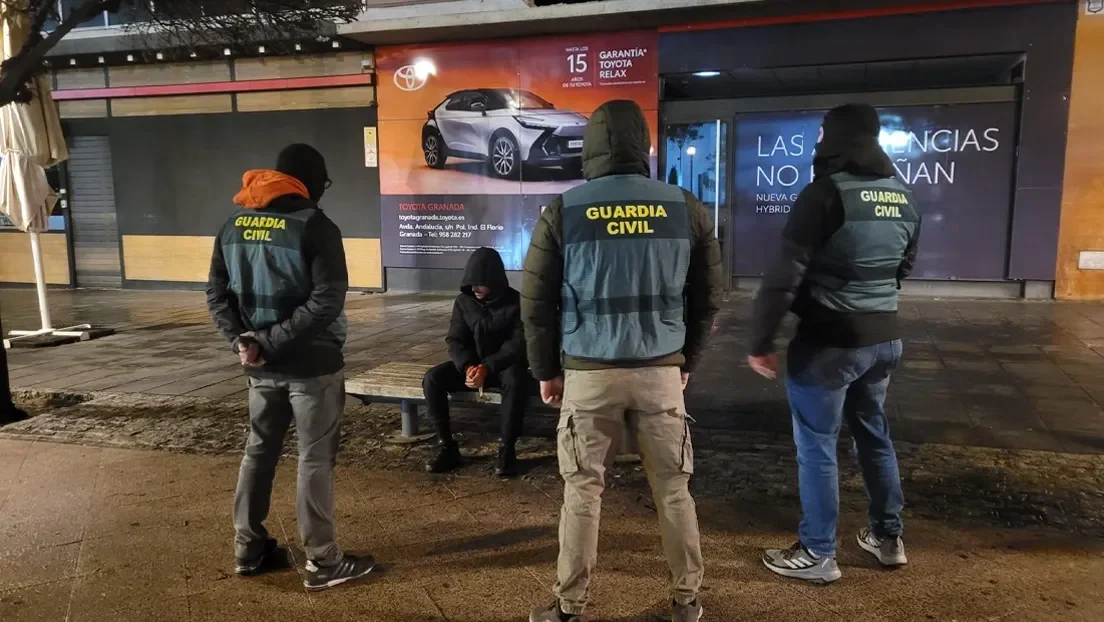 Detenido un marroquí en Granada vinculado a la difusión de propaganda yihadista extremadamente violenta mediante bots de internet