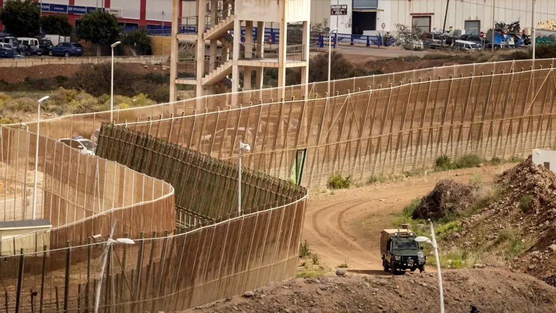 Una treintena de menas se amotinan y agreden a varios trabajadores en un centro de Melilla tras exigir dinero al finalizar Ramadán