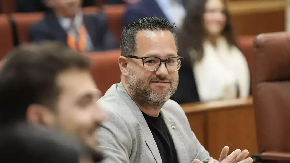 La Fiscalía se querella contra un portavoz de Adelante Andalucía por criticar a la Policía tras la muerte de un mantero senegalés en Sevilla